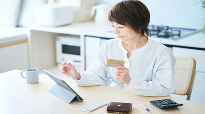 クレジットカードの引落し日と締め日の関係について解説