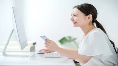 クレジットカードの更新はいつ？有効期限前にすべきこと