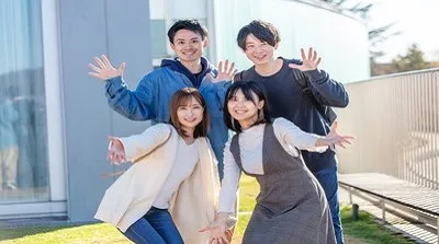 大学生がクレジットカードを持つには？選び方を紹介！