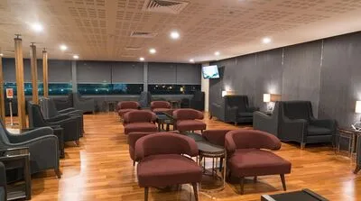 空港ラウンジの種類や利用条件、サービス内容を紹介