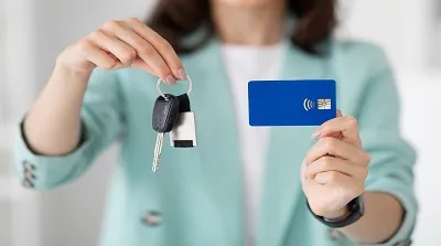 車購入でクレジットカード払いは可能？注意点を解説