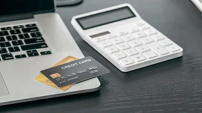 クレジットカードは年会費無料と有料どちらがおすすめ？ 