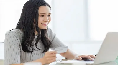 大学生はクレジットカードを何枚保有している？ 