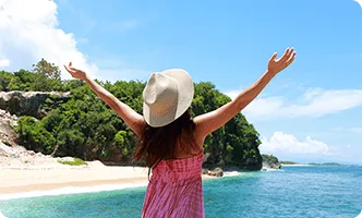 海外ご利用総額の4％をキャッシュバック！年間最大100,000円！事前エントリー要